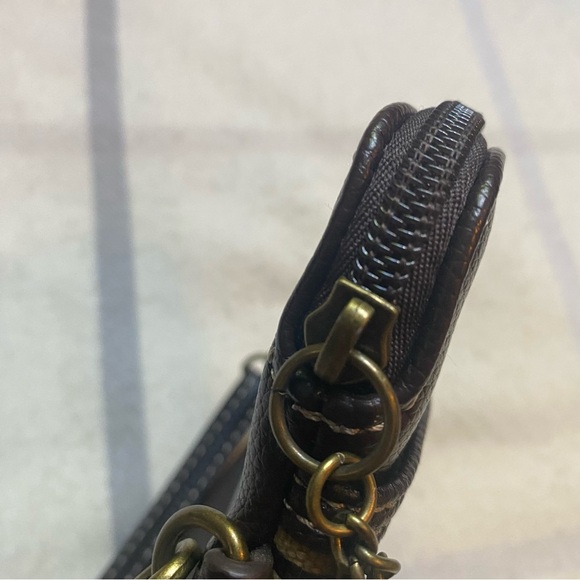 Chala Brown Cellphone Crossbody - Yellow Lab - Picture 10 of 14